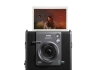 Die neue instax Wide Evo Hybrid-Sofortbildkamera von Fujifilm